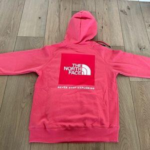 NWT THE NORTH FACE 
With box nse COSMPNK/COSMPNK SZ M